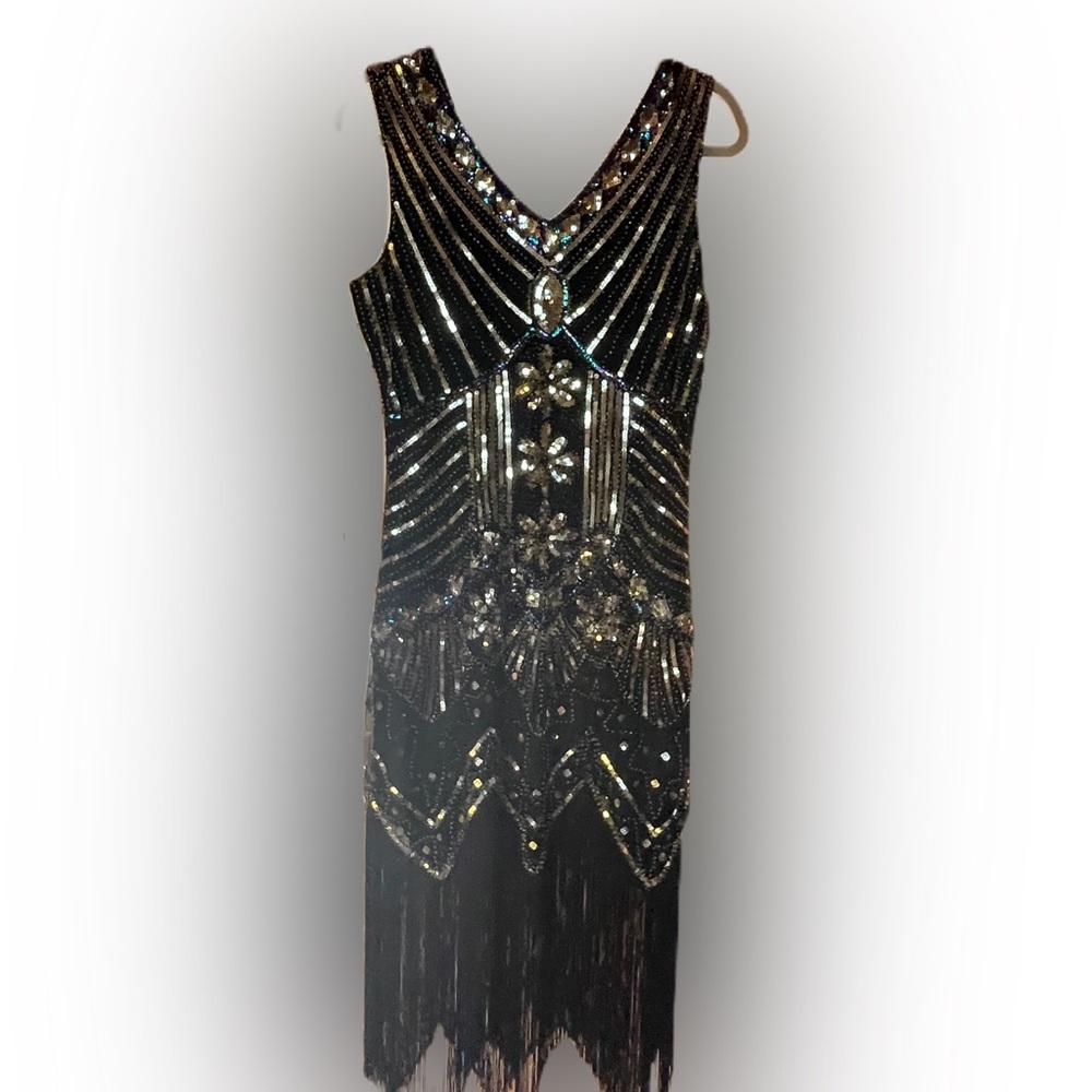 Beautiful dark emerald green 20s Great Gatsby dress